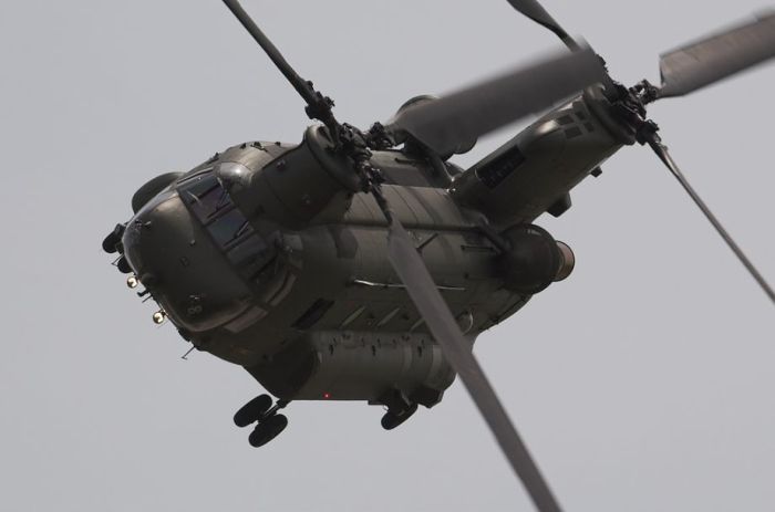   CH-47  (21 )