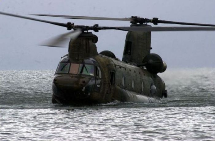   CH-47  (21 )
