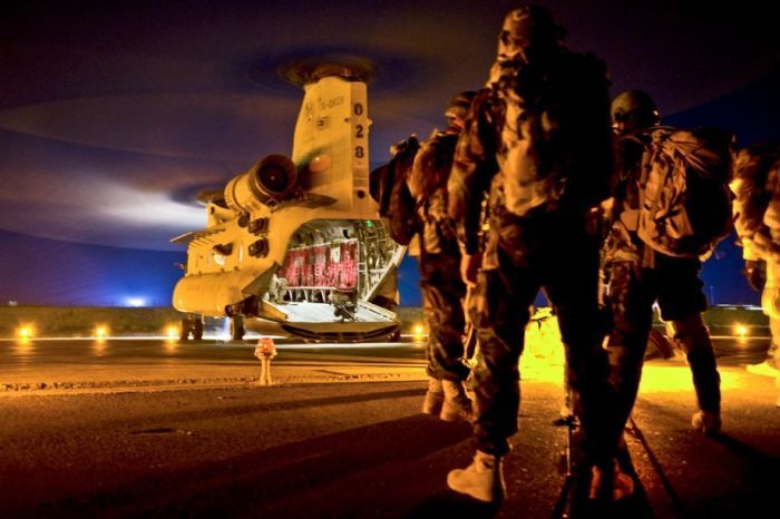   CH-47  (21 )