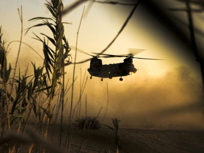   CH-47  (21 )