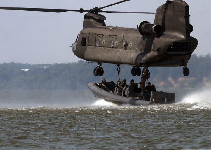   CH-47  (21 )
