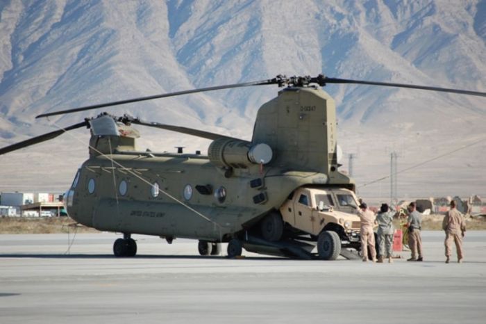   CH-47  (21 )