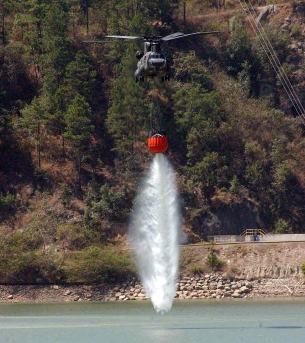   CH-47  (21 )