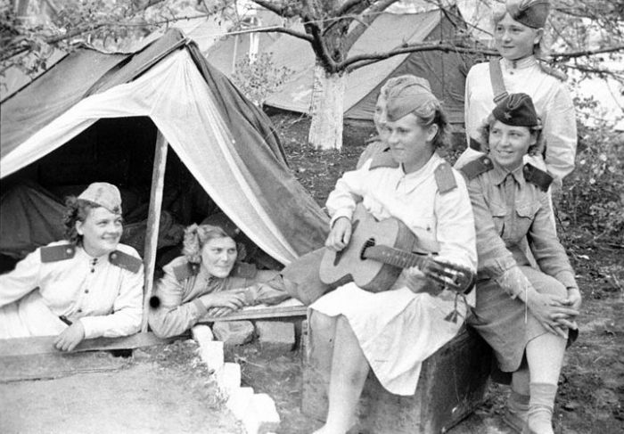 Великая Отечественная война глазами женщин (19 фото) Великая Отечественная война глазами женщин (19 фото)