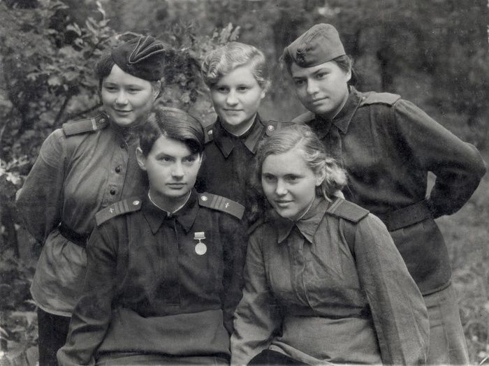 Великая Отечественная война глазами женщин (19 фото) Великая Отечественная война глазами женщин (19 фото)