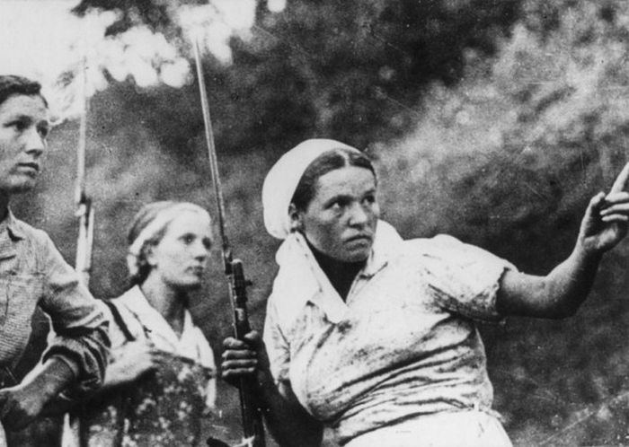 Великая Отечественная война глазами женщин (19 фото) Великая Отечественная война глазами женщин (19 фото)
