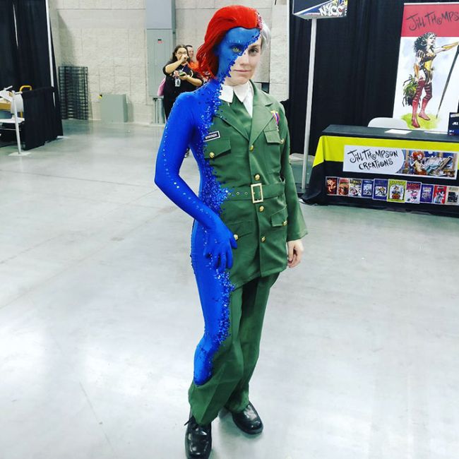 Оригинальный костюм косплеерши на нью-йоркском фестивале Comic Con (3 фото) Оригинальный костюм косплеерши на нью-йоркском фестивале Comic Con (3 фото)