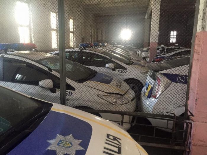 «Кладбище» автомобилей патрульной полиции Украины (4 фото) «Кладбище» автомобилей патрульной полиции Украины (4 фото)