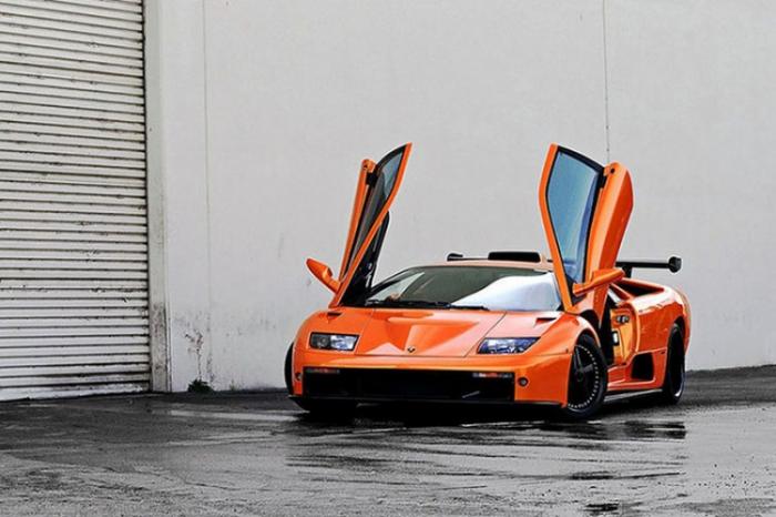Lamborghini    (23 )