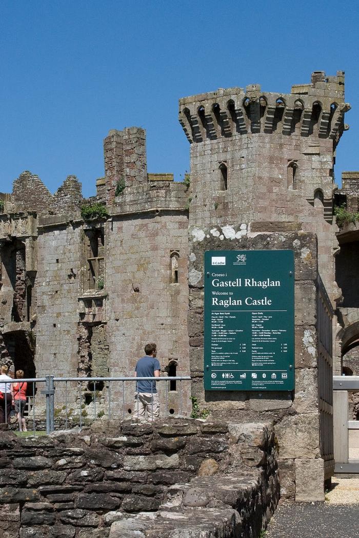 Замки Англии: Раглан (Raglan Castle) (20 фото) Замки Англии: Раглан (Raglan Castle) (20 фото)