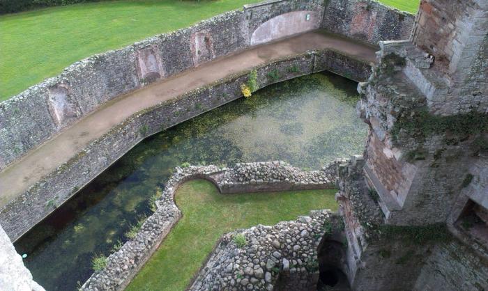 Замки Англии: Раглан (Raglan Castle) (20 фото) Замки Англии: Раглан (Raglan Castle) (20 фото)
