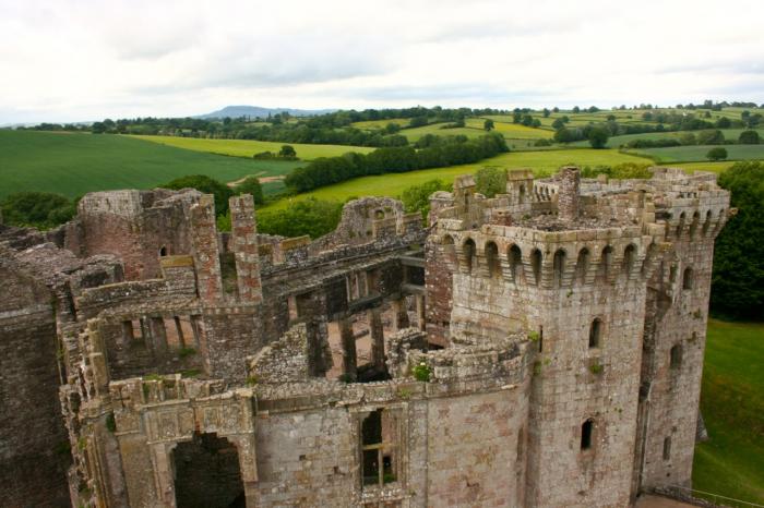 Замки Англии: Раглан (Raglan Castle) (20 фото) Замки Англии: Раглан (Raglan Castle) (20 фото)