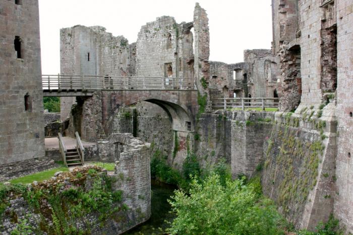Замки Англии: Раглан (Raglan Castle) (20 фото) Замки Англии: Раглан (Raglan Castle) (20 фото)