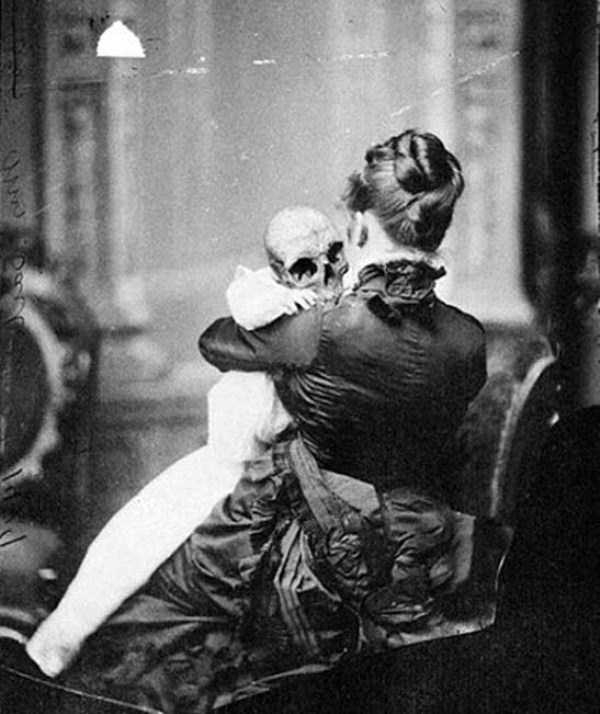 Странные и жуткие фотографии из прошлого (29 фото) Странные и жуткие фотографии из прошлого (29 фото)