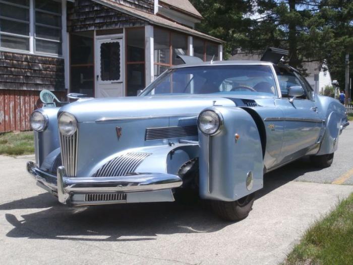   Tucker Torpedo 1946  (18 )