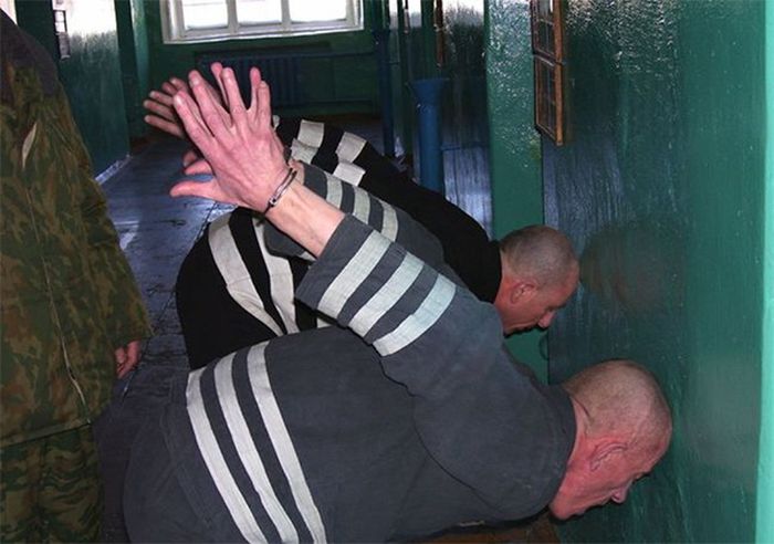 Первый побег в истории колонии «Черный дельфин» (2 фото) Первый побег в истории колонии «Черный дельфин» (2 фото)