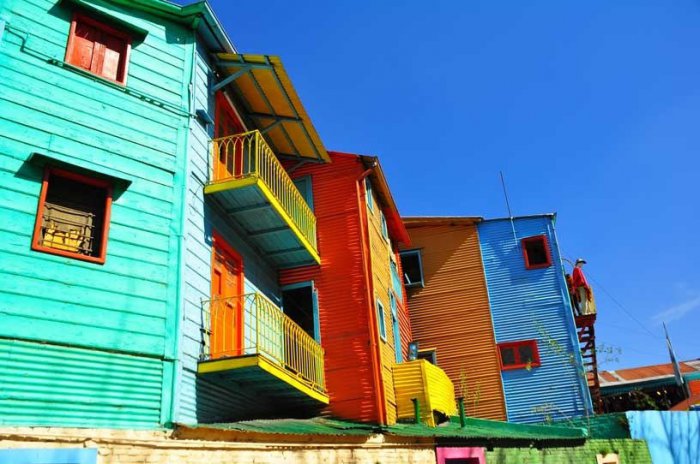 Самый разноцветный район мира (10 фото) Самый разноцветный район мира (10 фото)