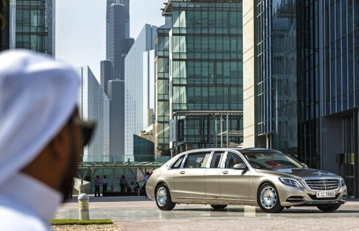   Mercedes-Maybach Pullman (15 )