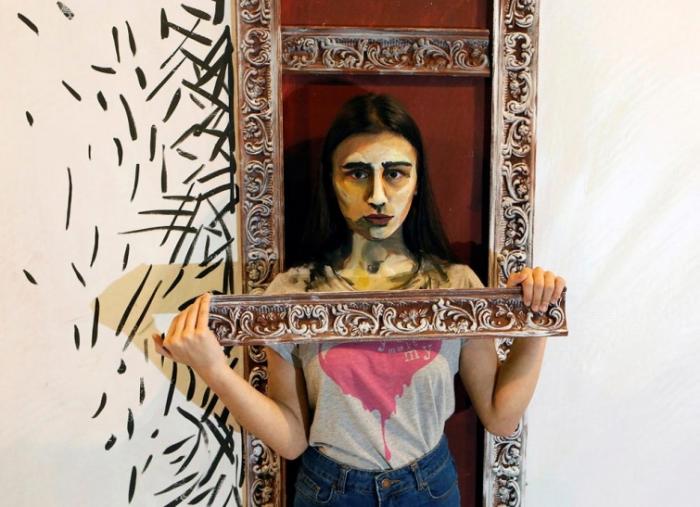 Российская художница рисует на живых моделях, превращая их в персонажей акварельных картин (11 фото) Российская художница рисует на живых моделях, превращая их в персонажей акварельных картин (11 фото)