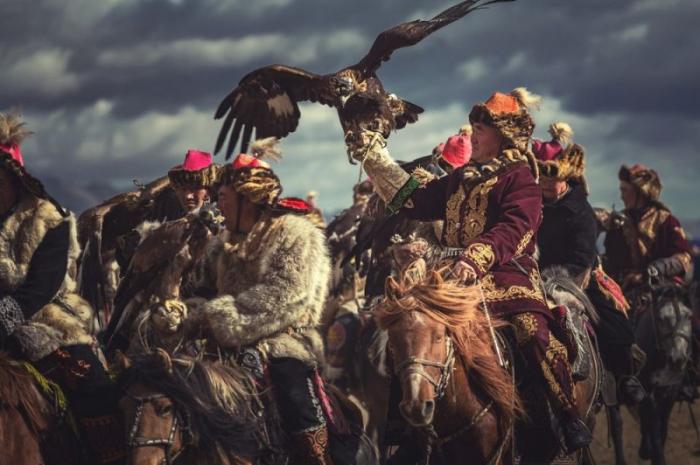      Golden Eagle Festival (16 )