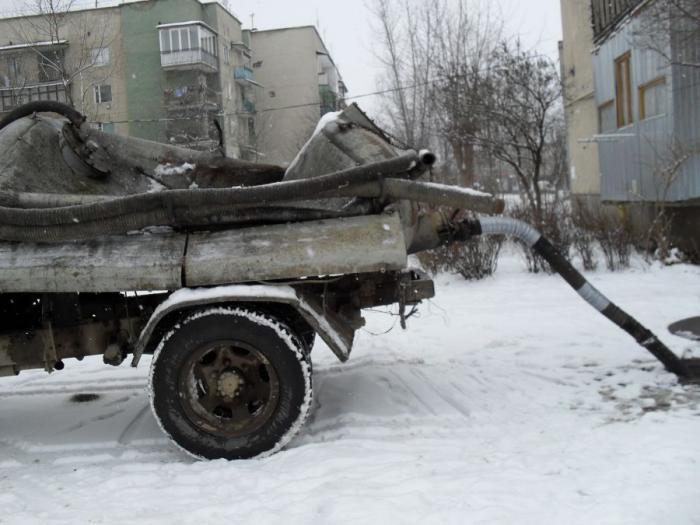 Автоцистерна сложилась (5 фото) Автоцистерна сложилась (5 фото)