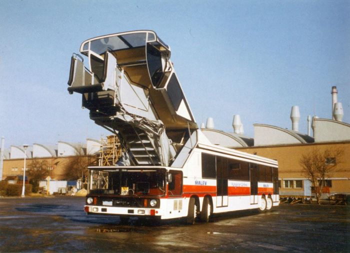 Ikarus 695 -  ,        (10 )