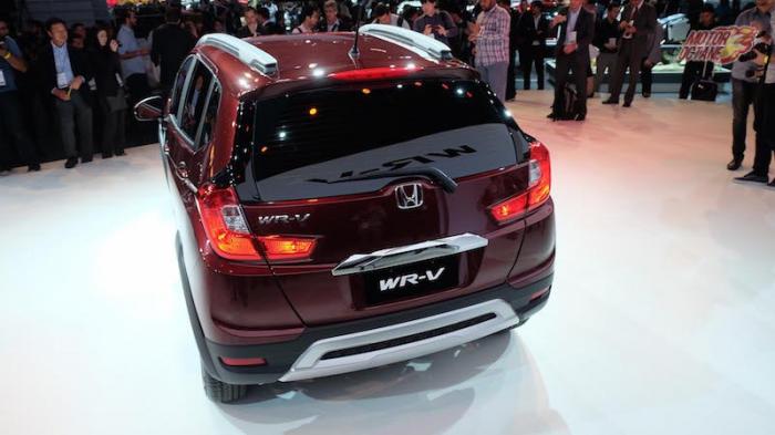   Honda WR-V:   (9  + 1 )