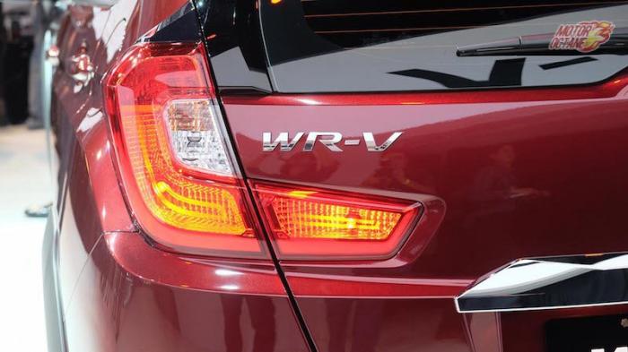   Honda WR-V:   (9  + 1 )