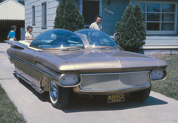 Chevrolet Ultimus - концепт, к которому не были готовы его современники (9 фото) Chevrolet Ultimus - концепт, к которому не были готовы его современники (9 фото)
