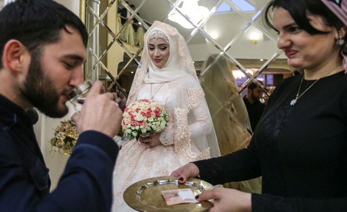 Как празднуют традиционные чеченские свадьбы в Грозном (29 фото) Как празднуют традиционные чеченские свадьбы в Грозном (29 фото)