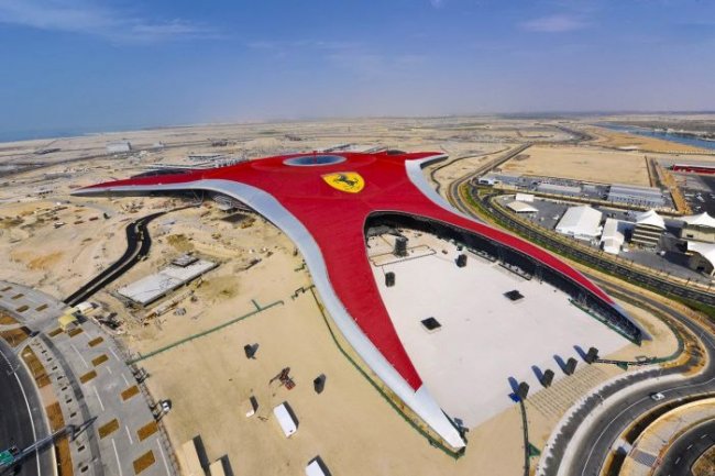 Первый в мире тематический парк аттракционов - Ferrari Park (8 фото) Первый в мире тематический парк аттракционов - Ferrari Park (8 фото)