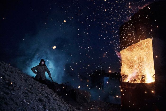 Нелегальные сталелитейные заводы Китая (22 фото) Нелегальные сталелитейные заводы Китая (22 фото)