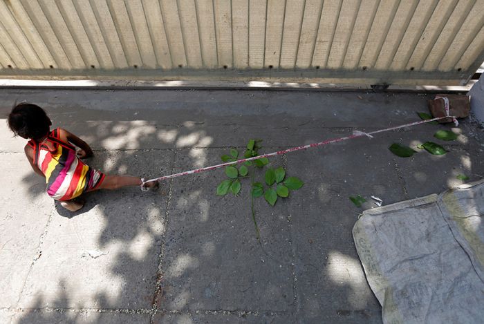       Reuters (32 )