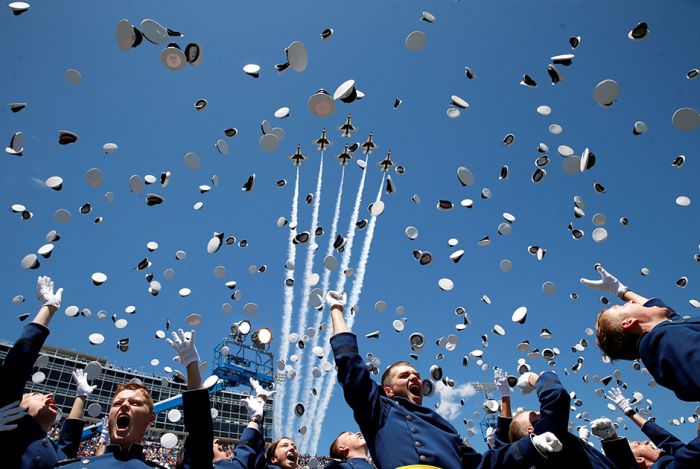       Reuters (32 )