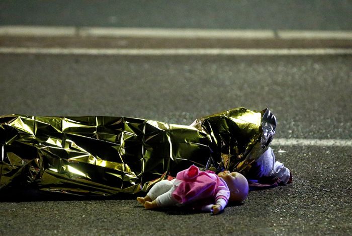       Reuters (32 )