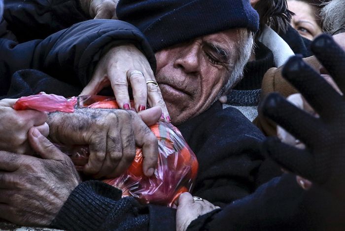       Reuters (32 )