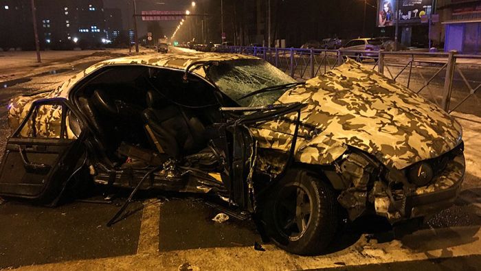 Сын миллиардера разбил внедорожник Mercedes Gelandewagen (6 фото) Сын миллиардера разбил внедорожник Mercedes Gelandewagen (6 фото)