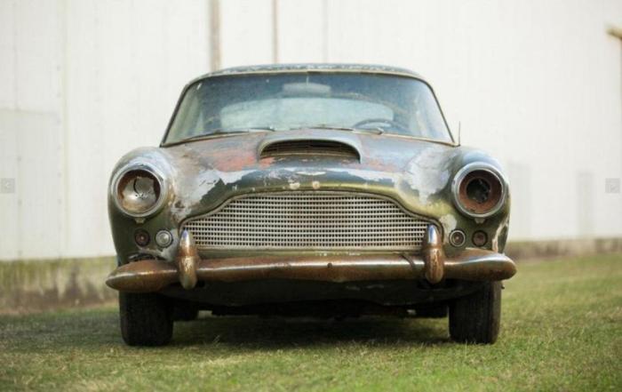 Aston Martin, 50    ,    430 000  (8 )