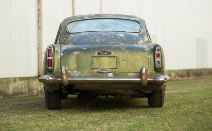 Aston Martin, 50    ,    430 000  (8 )