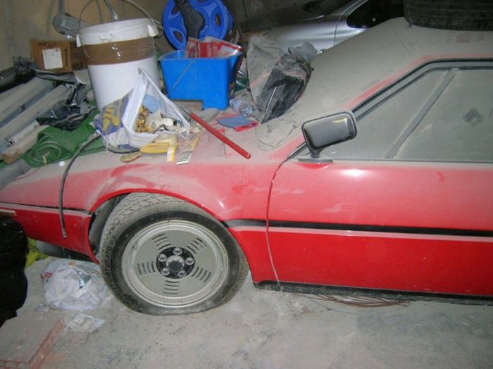 BMW M1 1981  ,    34  (20 )