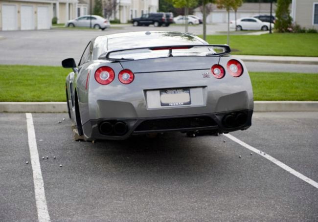 Nissan GTR    (5 )