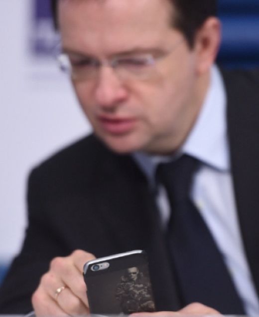 Телефон министра культуры России Владимира Мединского (2 фото) Телефон министра культуры России Владимира Мединского (2 фото)