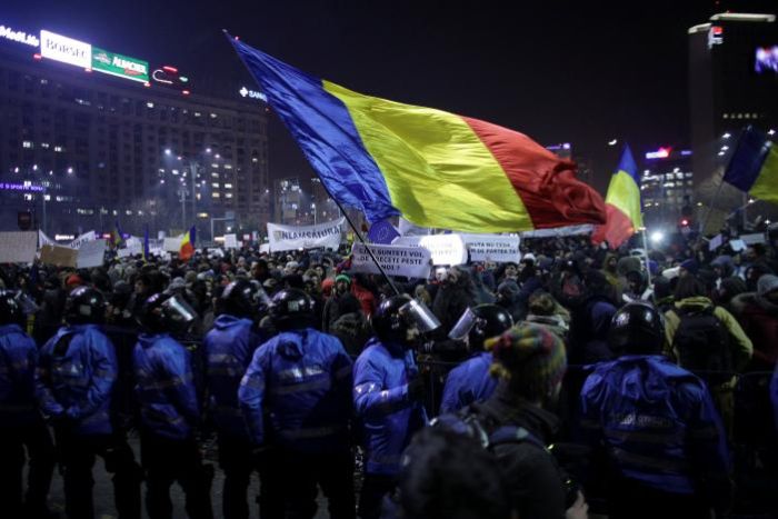 Протест против коррумпированных чиновников (7 фото) Протест против коррумпированных чиновников (7 фото)