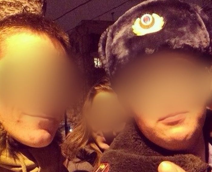 17-летний москвич в течение года выдавал себя за полицейского (2 фото) 17-летний москвич в течение года выдавал себя за полицейского (2 фото)