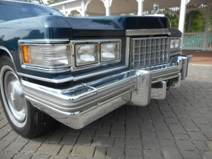 Cadillac Fleetwood 1976   16000  (20 )