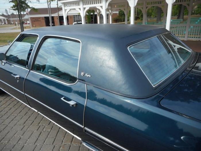 Cadillac Fleetwood 1976   16000  (20 )