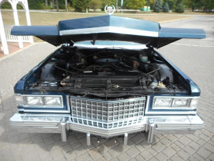 Cadillac Fleetwood 1976   16000  (20 )