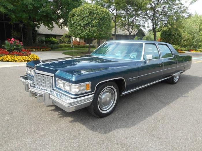 Cadillac Fleetwood 1976   16000  (20 )