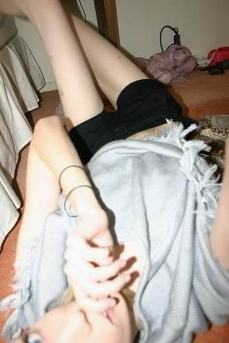  (19 )