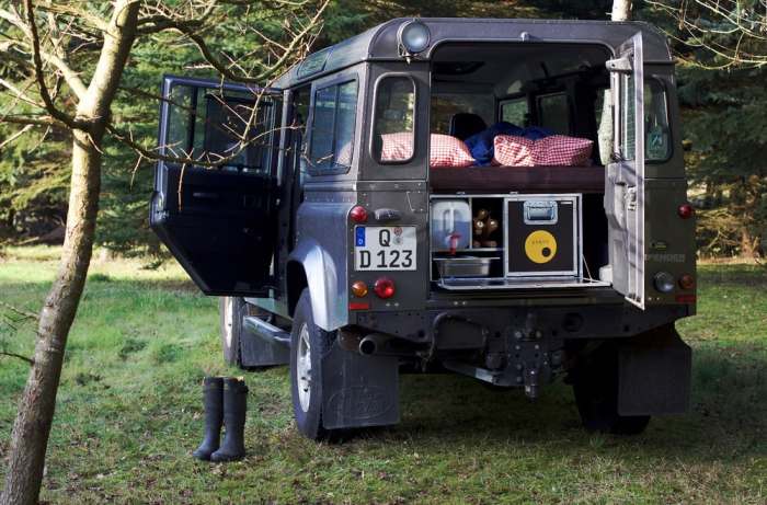  Land Rover Defender,       (6 )